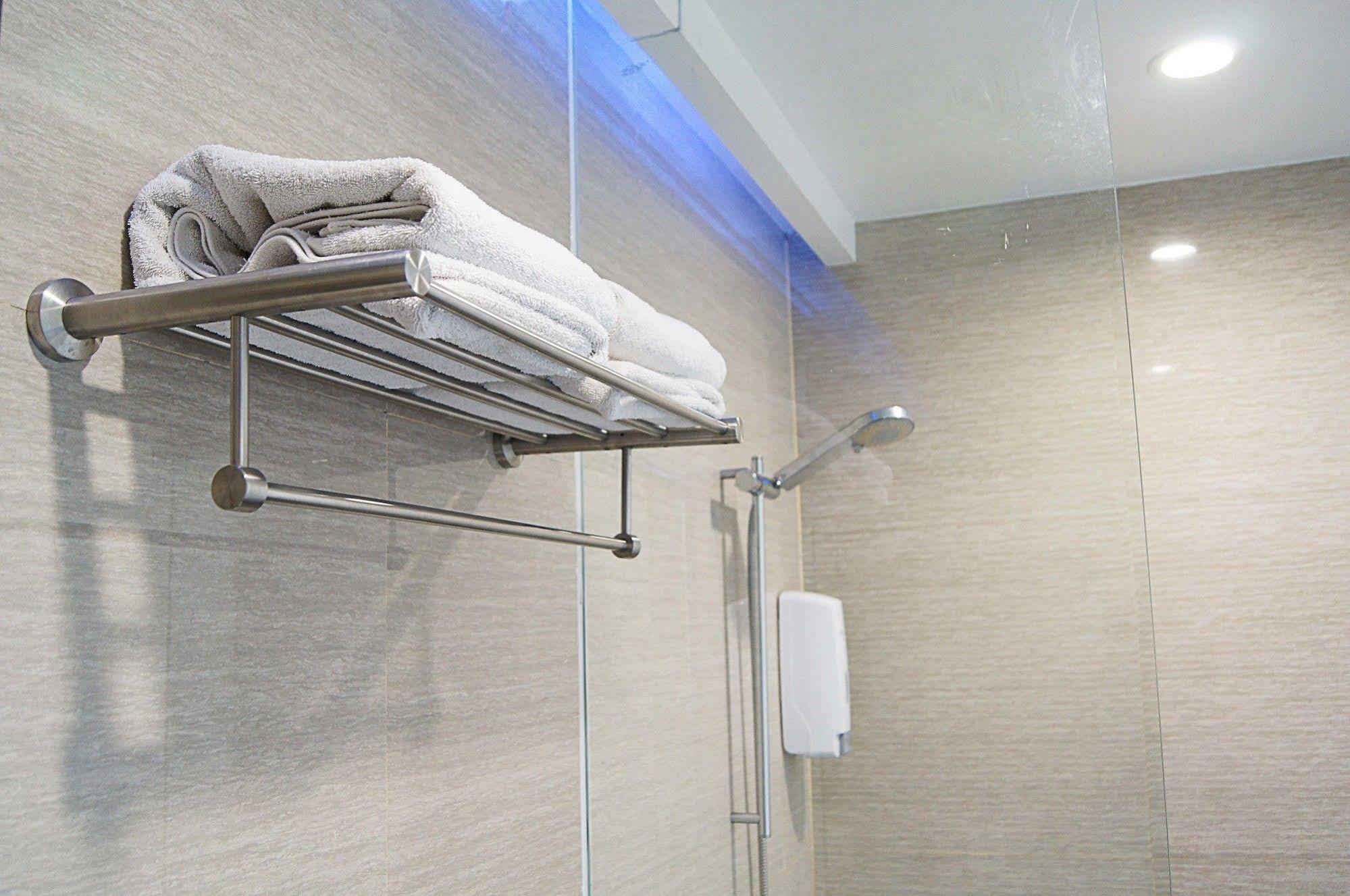The Life Hotels City Center Сурабая Екстериор снимка