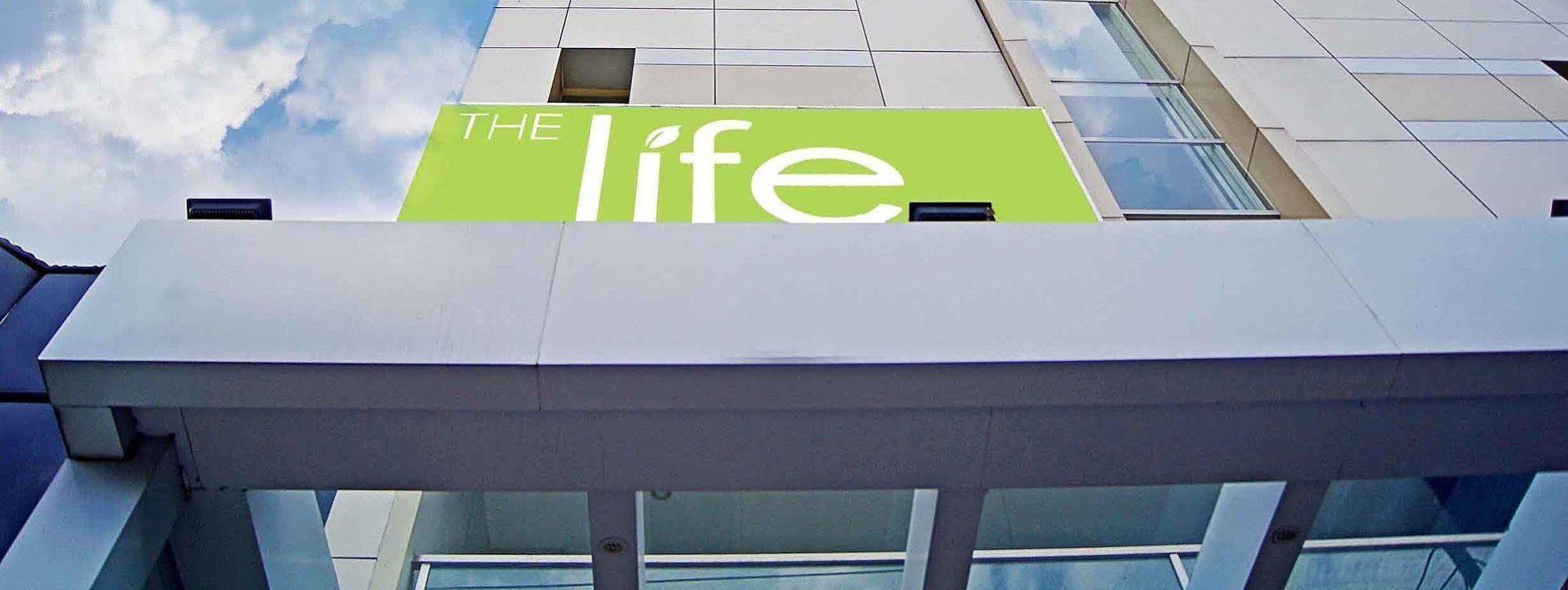 The Life Hotels City Center Сурабая Екстериор снимка